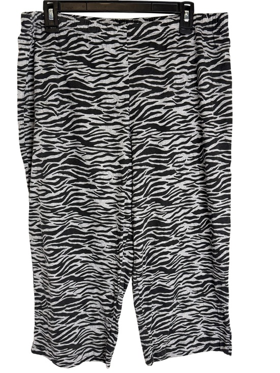 unbranded Pants - 3/$20 Women's Black & Gray Zebra Print Lightweight Capri Pants
